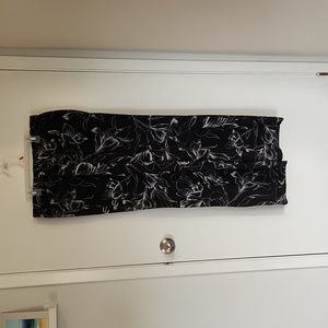 Black and white floral print flowy pants